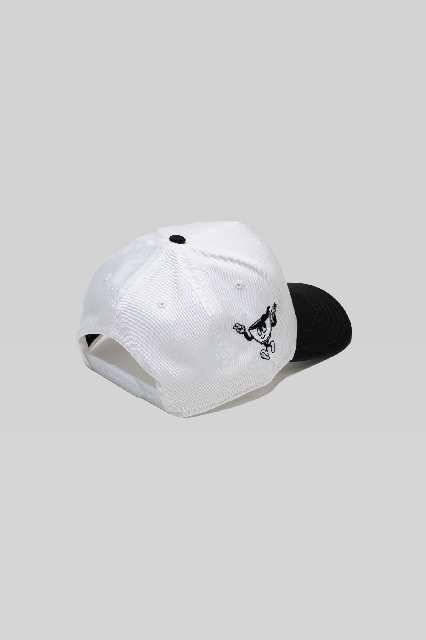 TCP SNAPBACK (WHITE/BLACK)